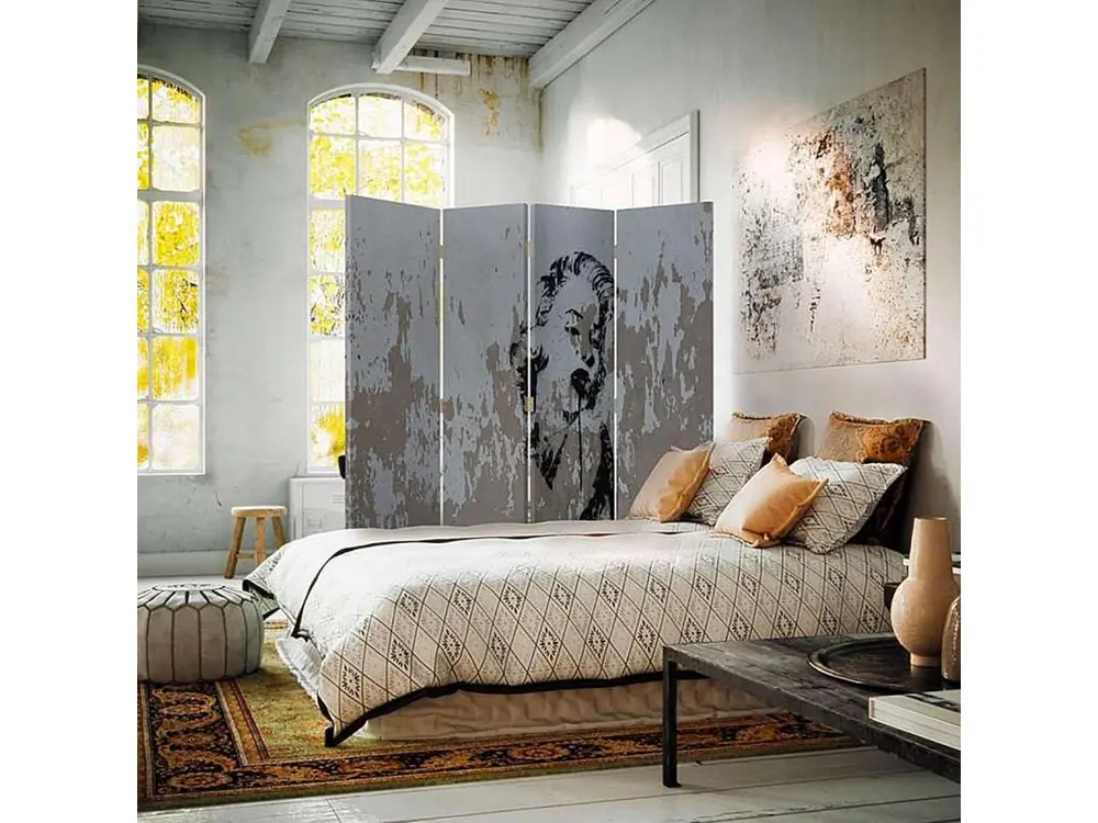Paravent portrait d'une femme sur le mur 4 volets - 145 x 180 cm - 2 faces R° V° + rotation 360°