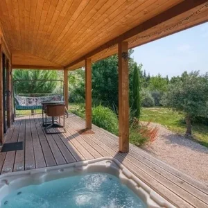 Rétroviseur sport Trésors de Campagne -Cabane dans les arbres des Baies sauvages avec jacuzzi privatif