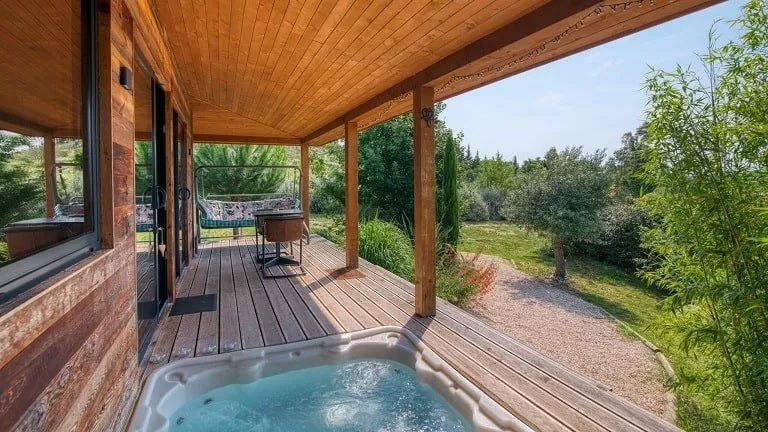 Rétroviseur sport Trésors de Campagne -Cabane dans les arbres des Baies sauvages avec jacuzzi privatif