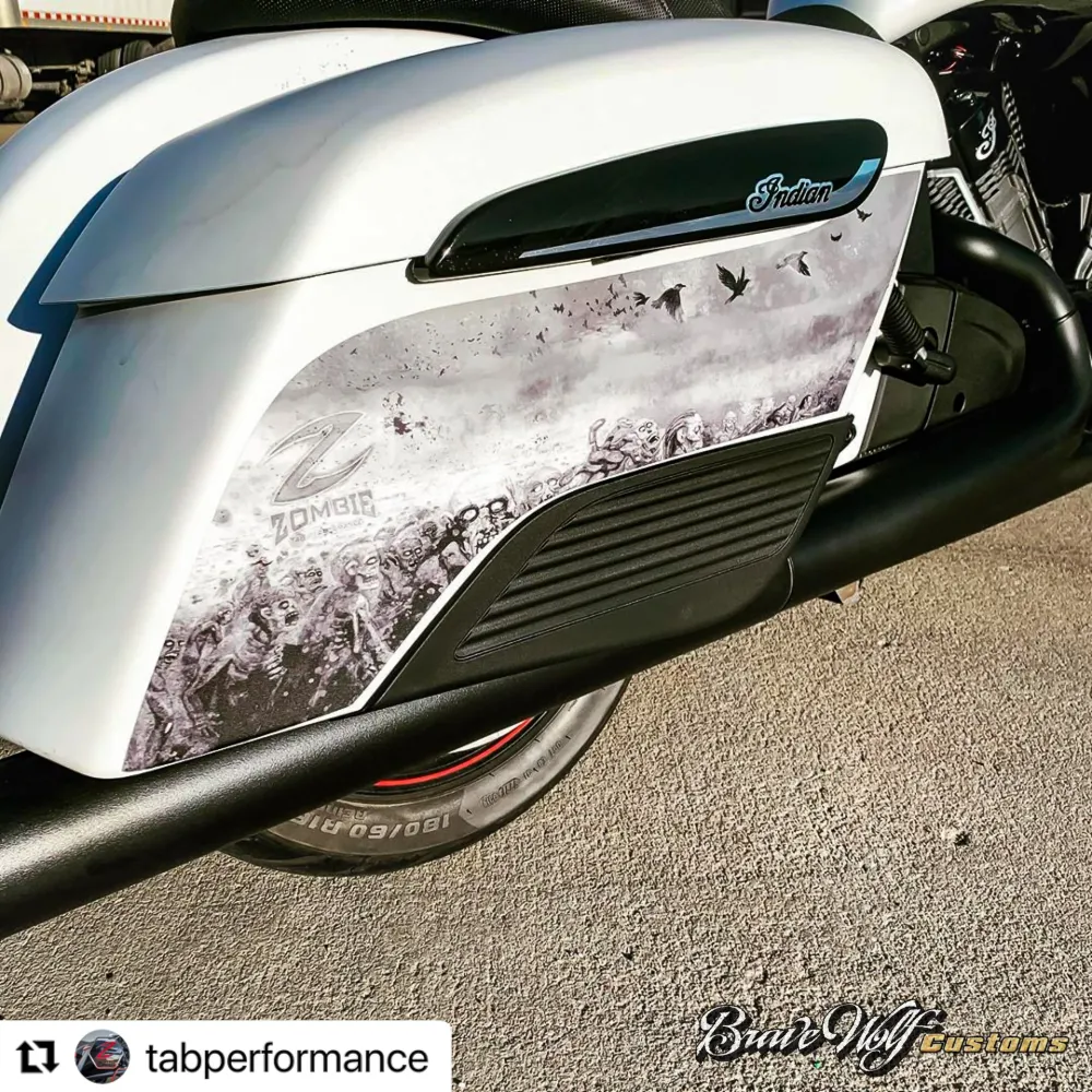 TAB Performance Zombie Autocollants pour sacoche de selle Challenger (Blanc) pour stockage extérieur