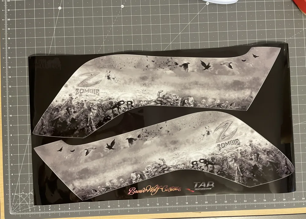 TAB Performance Zombie Autocollants pour sacoche de selle Challenger (Blanc) pour stockage extérieur