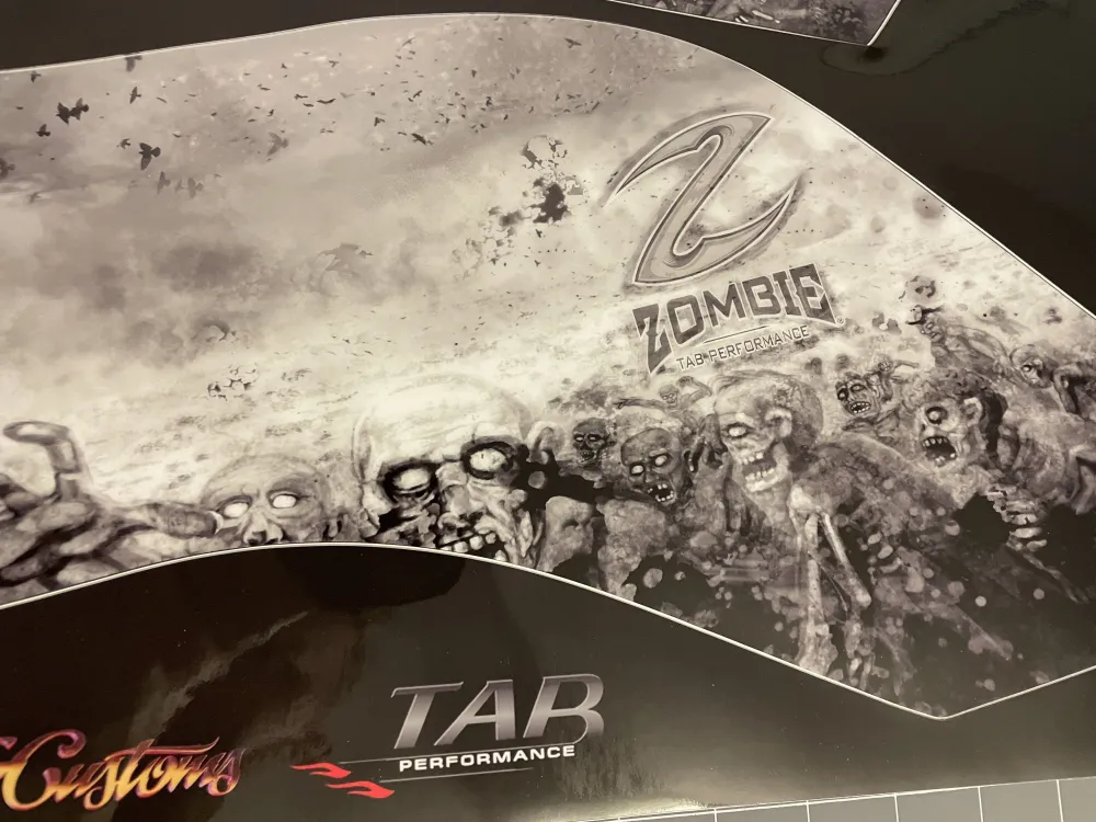 TAB Performance Zombie Autocollants pour sacoche de selle Challenger (Blanc) pour stockage extérieur