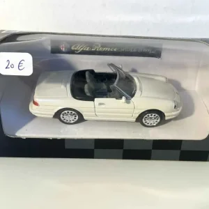 Alfa Roméo Spider couleur crème de 1989 Haute Durabilité