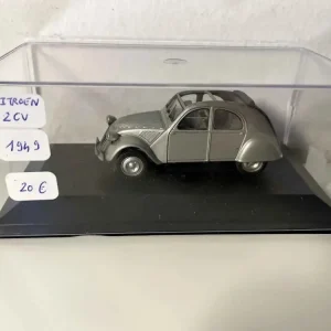Citroën 2 CV grise de 1949 (boite plexi) pour Conduite hivernale