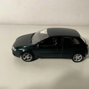 Fiat Stilo verte foncée en Noir mat