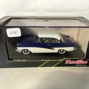 Ford Taunus 17M coupé bleue et blanche de 1957 (collection DétailCars article N°382) avec 3 ans de garantie
