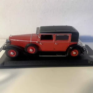 Haute Résistance Renault Réinastella rouge et toit noir (MINIROUTE référence 82)