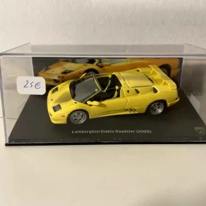 Huile moteur synthétique Lamborghini Diablo Roadster jaune de 2000