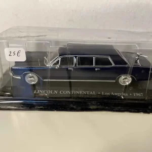 Lincoln Continental bleue LOS ANGELES de 1967 (voiture américaine) en Noir mat