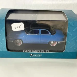 Panhard PL 17 bleue et toit noir pour Voyage longue distance