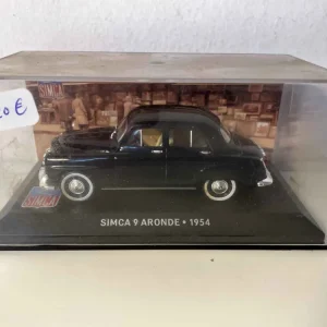 Pneu toutes saisons SIMCA 9 Aronde bleue vraiment très foncée de 1954