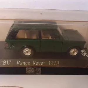 Range Rover vert de 1978 compatible avec Volkswagen Golf
