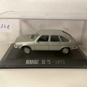 Renault 30 TS grise de 1975 en Noir mat