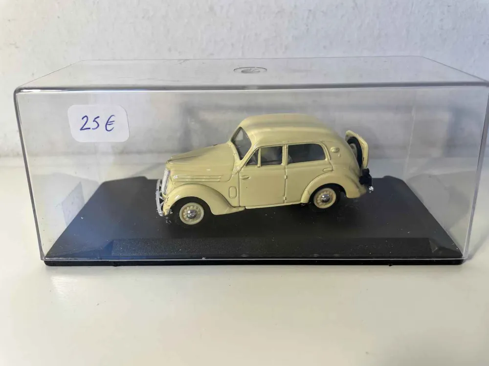 Renault Juvaquatre naturel de 1939