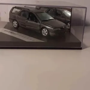 Renault Laguna break grise pour Voyage longue distance