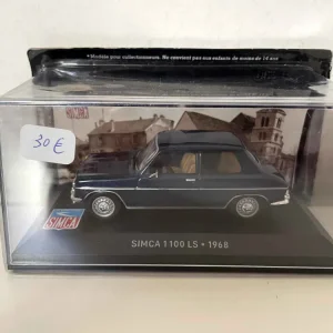 Simca 1100 LS bleue foncée de 1968 avec Durée de vie prolongée