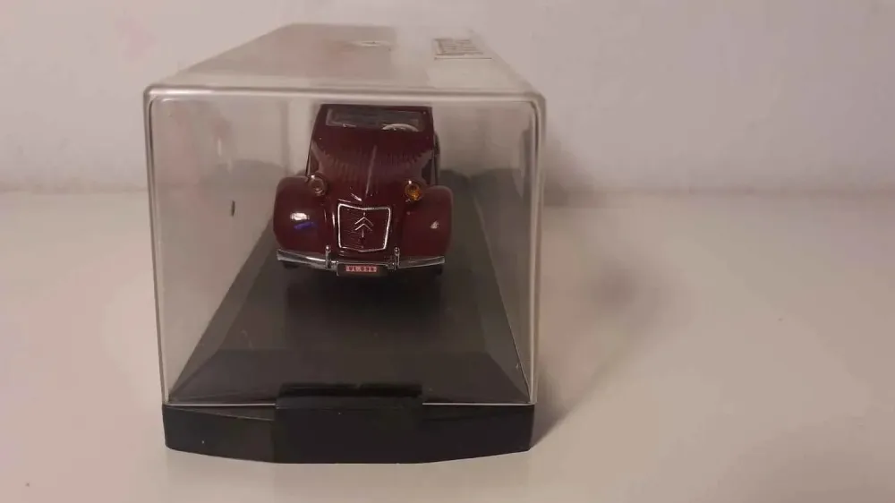 Citroën 2 CV bordeaux de 1956 Belgium (marque Vitesse) - 22mm/25mm/28mm