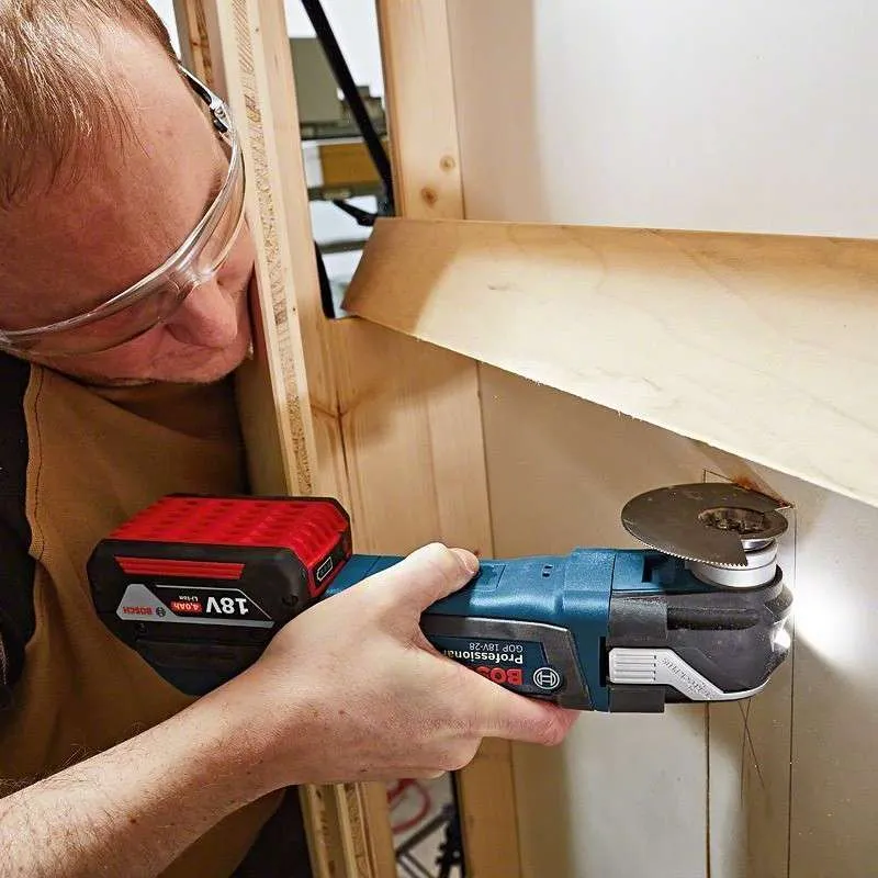 Découpeur-Ponceur sans fil BOSCH GOP 18 V-28 Qualifié (vendu sans batterie) + L-Boxx
