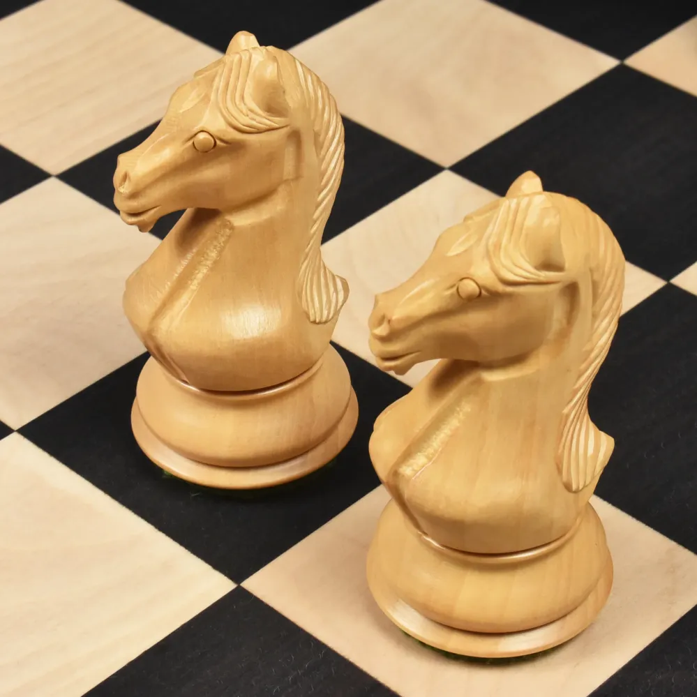 Jeu d'échecs 4" Majestic Series Staunton - Pièces d'échecs uniquement - Dupliqué poids en Buis ébénisé