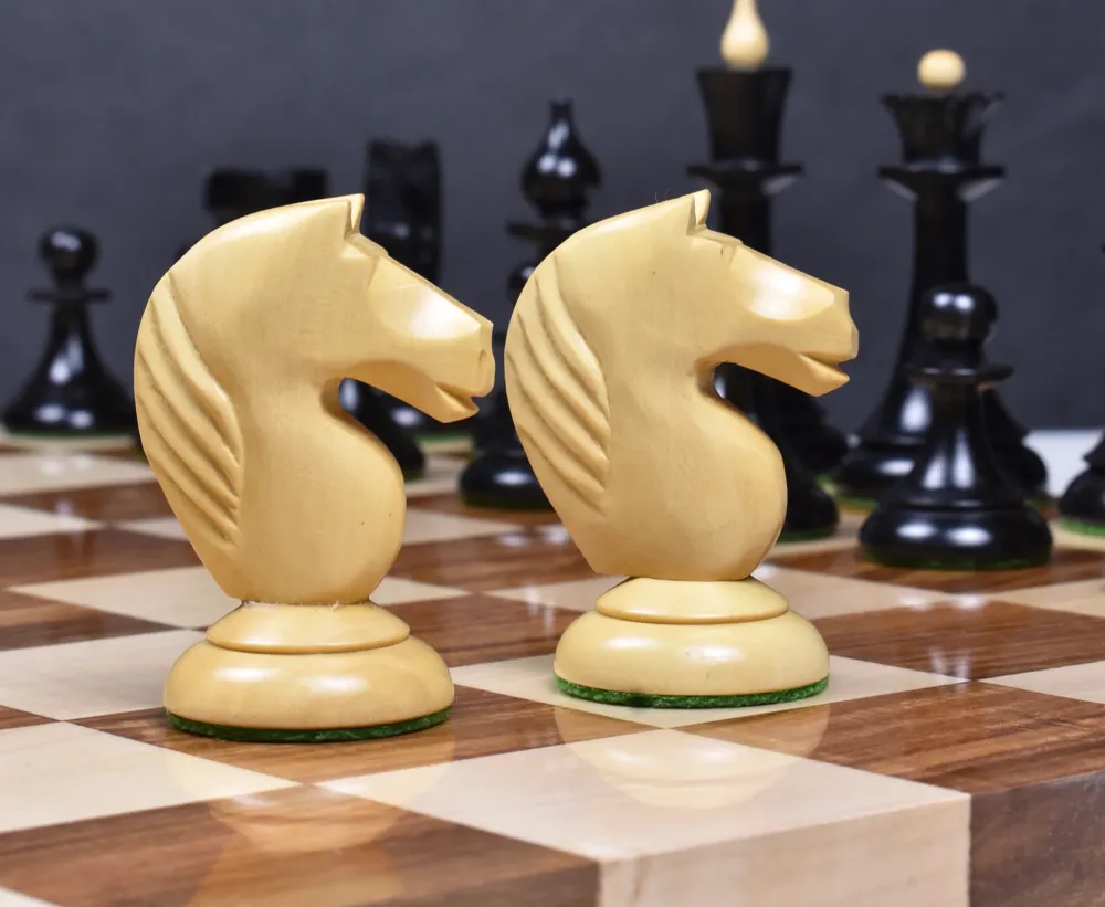 Jeu d'échecs soviétique letton reproduit des années 1950 légèrement imparfait - pièces d'échecs uniquement - Buis ébénisé...