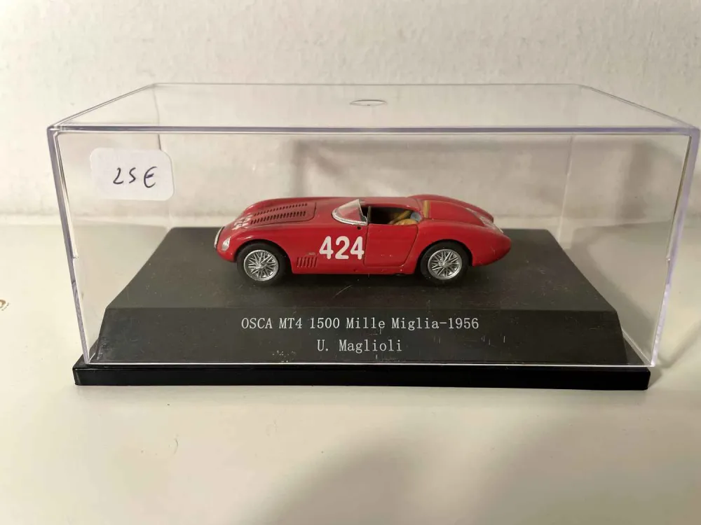 Osca MT4 1500 rouge numéro 424 - Mille Miglia de 1956 (collection Starline Models)