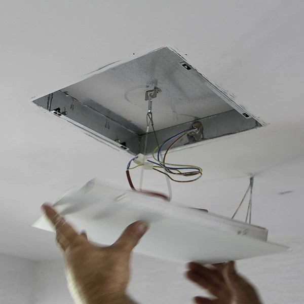 Radiateur infrarouge de plafond Vitramo intégrable 350x350x42mm 220W pour installation dans le plafond en béton VH-IB03535...