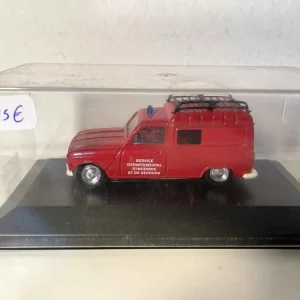 Renault fourgonnette 4L rouge des POMPIERS (voiture avec galerie) service départemental d'incendie et de secours