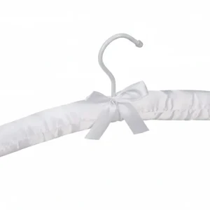 Lot de 10 cintres en satin blanc 13_0000731_4 Kit de fixation inclus