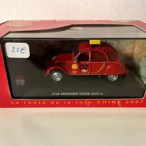 Citroën 2CV rouge foncée La croisière de Chine de 2007 - le raid des baroudeurs