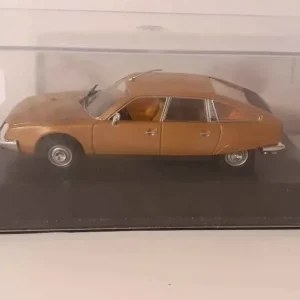 Citroën CX marron de 1975 (boite plexi)