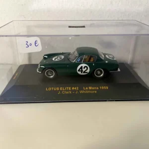 Lotus Elite verte numéro 42 - 24 heures du Mans de 1959 - IXO référence LMC068