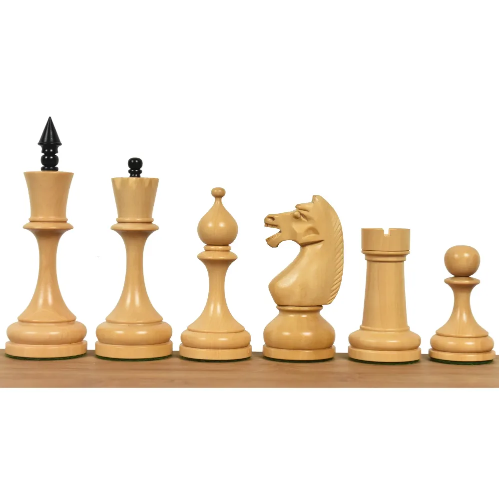Jeu d'échecs russe soviétique légèrement imparfait de 4,5" datant des années 1960 - Pièces d'échecs uniquement - Buis doub...