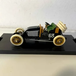 Renault 30HP noire numéro 63 - rallye Paris- Madrid de 1963 - BRUMM référence RO27 (AVEC la boite en carton)