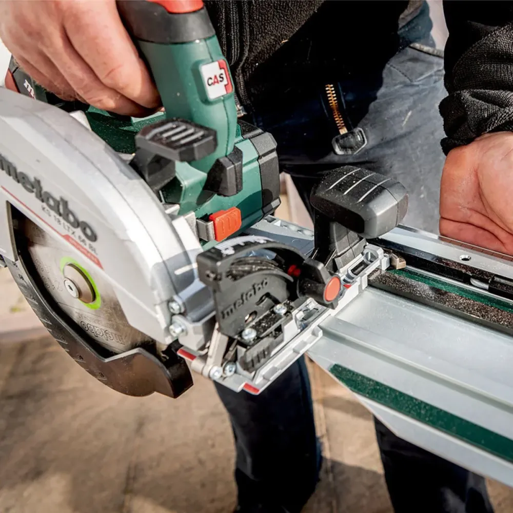 Housse de protection quad Metabo KS 18 LTX 66 BL 18V Brushless 165mm Circular Saw 1 x 8.0Ah Battery Charger & Metabox