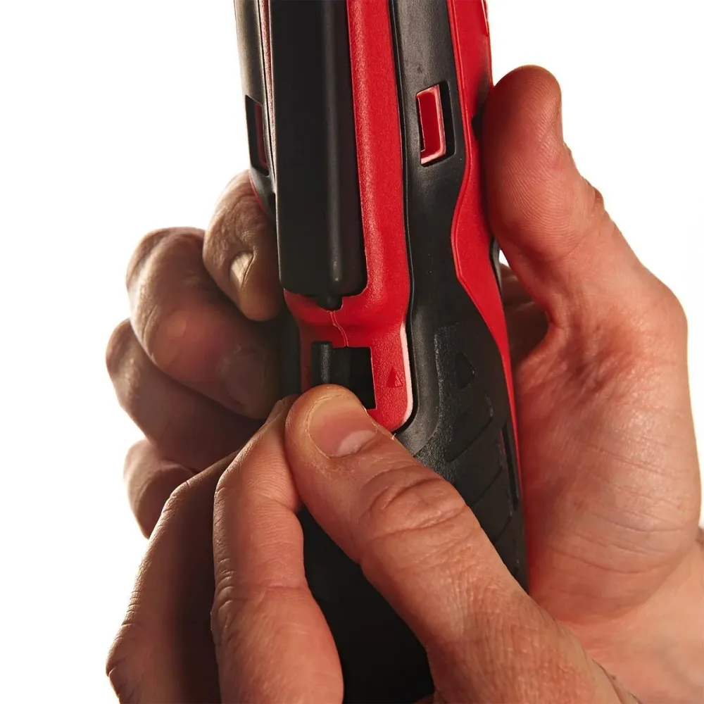 Milwaukee C12RAD-0 12V Sub Réduit Right Angle Drill Body 1 x 2.0Ah Battery & Charger par SW-MOTECH