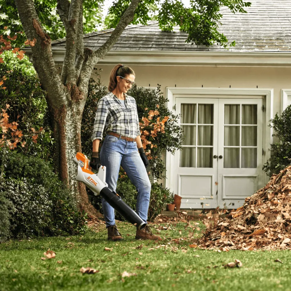 STIHL BGA 60 Souffleur à batterie – avec batterie et chargeur pour motards voyageurs