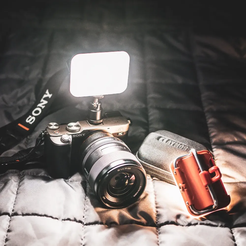 Amortisseur arrière [ULTRA MINI] Lampe de zone à autonomie renouvelable
