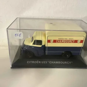 Citroën U23 bleu et crème avec publicité CHAMBOURCY pour remplacement usure