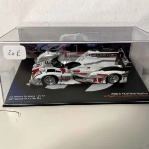 Disque de frein perforé Audi R18 e-Tron Quattro blanche et grise numéro 1 (24 heures du Mans de 2012)