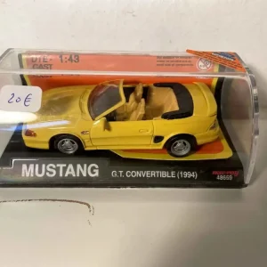 Ford Mustang G.T. évolutif jaune de 1994 (voiture américaine) par Akrapovič