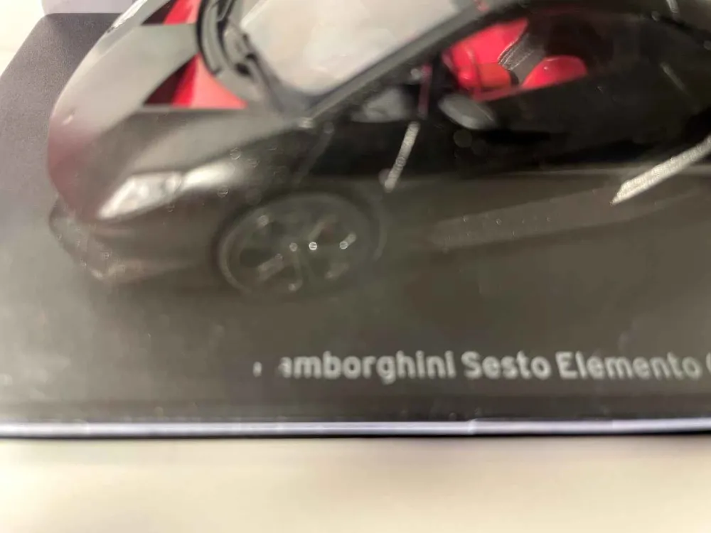 Lamborghini Sesto Elemento noire de 2010 pour amélioration performances