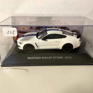 Mustang Shelby GT350R blanche et bleue de 2016 (voiture américaine) avec rivets de maillon