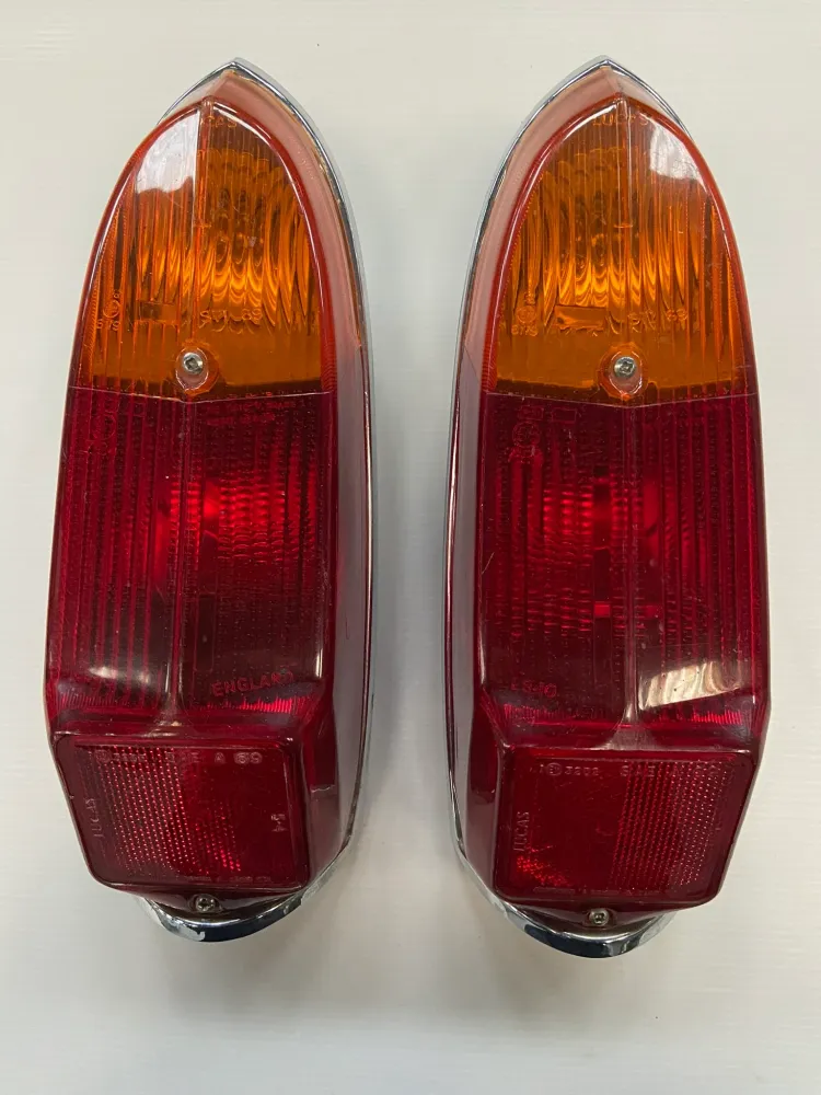 Pair rear lamps MGB. par Akrapovič