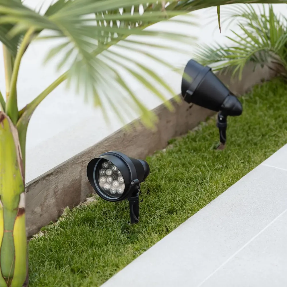 Racing Projecteur LED extérieur de 18W Giverny monté sur un piquet