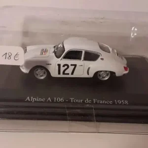 Renault Alpine A106 tour de France blanche de 1958 (numéro 127) avec meilleure adhérence