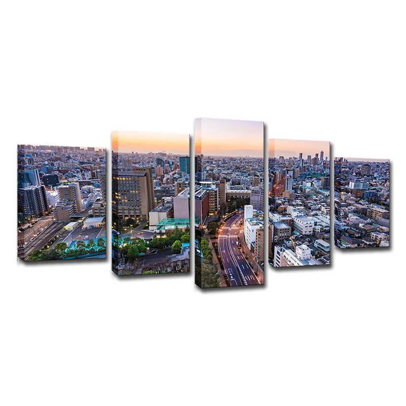 Toile violette multi-pièces avec vue sur l'horizon récent de Tokyo au début de la nuit, art mural pour la maison