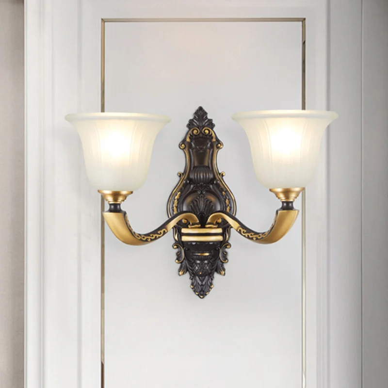Farmhouse Bell Wall Lighting Lampe murale en verre cannelé blanc à 1/2 ampoule en noir et or