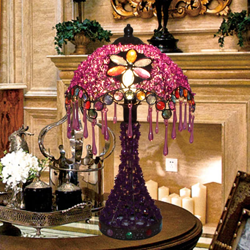 Lampe de table de chevet de salon festonnée Art déco en métal 1 ampoule éclairage de table de nuit rouge/violet