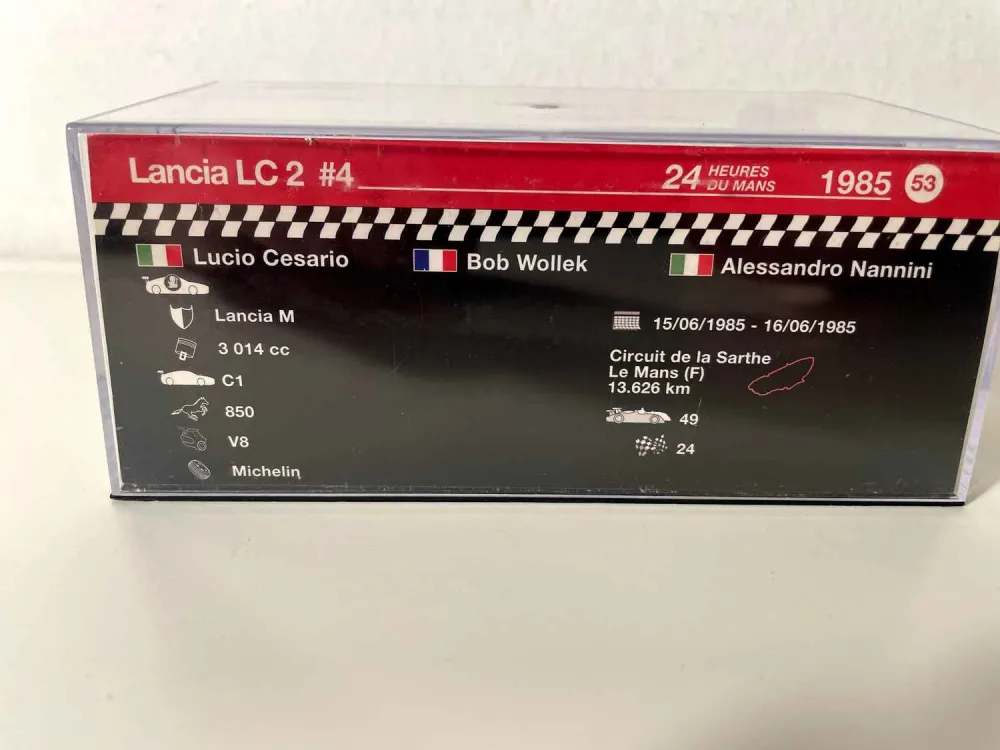 Filet de sécurité Lancia LC2 blanche, bleue et rouge numéro 4 (24 heures du Mans de 1985)