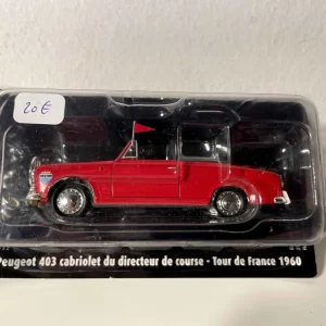 Filet de sécurité Peugeot 403 cabriolet rouge du directeur de course du tour de France de 1960